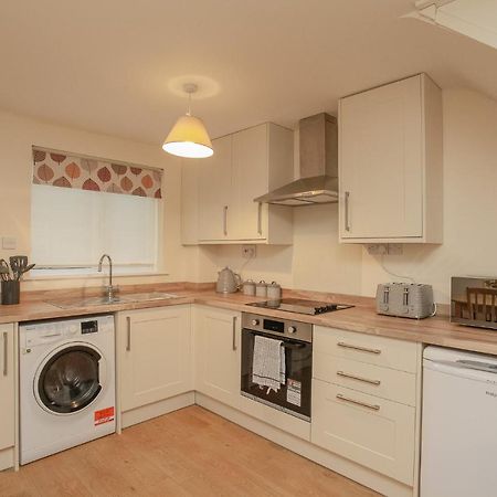 Modern Cotswold Home Уитни Экстерьер фото